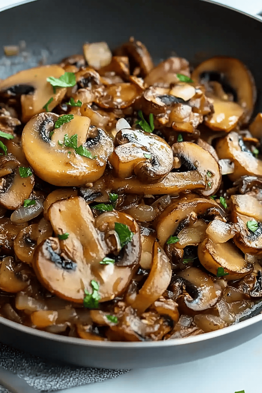 Poêlée de Champignons Facile et Délicieuse Final Dish Presentation