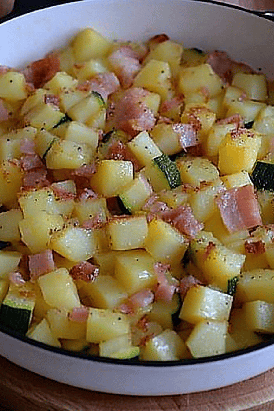 Poelee de pommes de terre et courgettes au jambon Final Dish Presentation